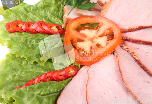 Image of meat close up with tomato