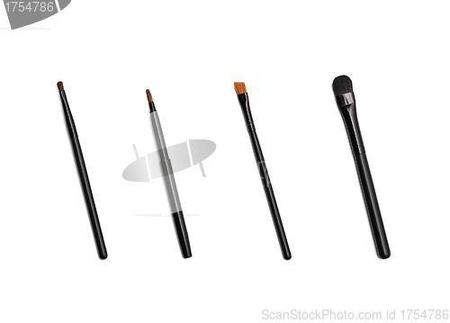 Image of a set of 6 make-up brushes, shot on white background