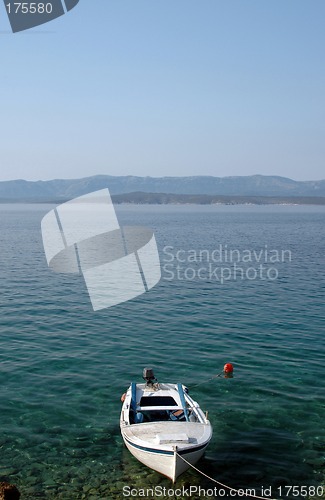 Image of boat in the sea