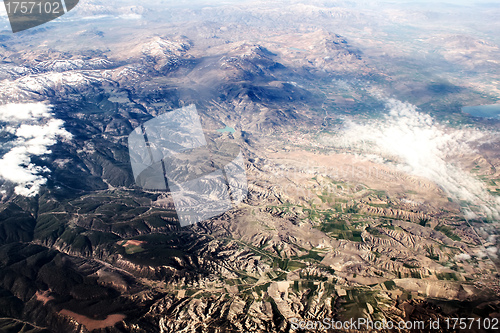 Image of view of the mountains from the plane