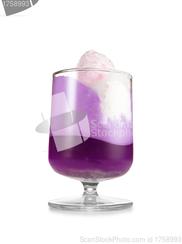 Image of alcoholic cocktail in a tall glass