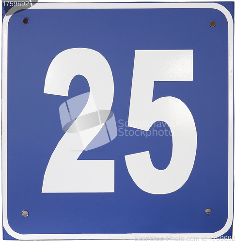 Image of The metal plate with the number "25"