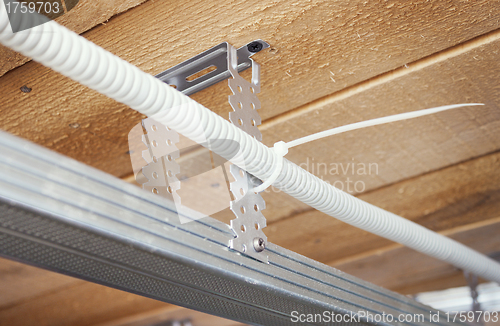 Image of Electrical wiring in a suspended ceiling