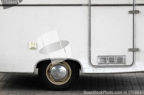 Image of old camping trailer 