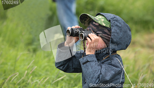 Image of Boy with binoculars