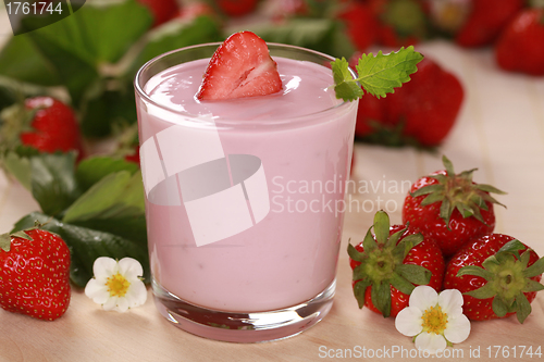 Image of Yogurt with Strawberries
