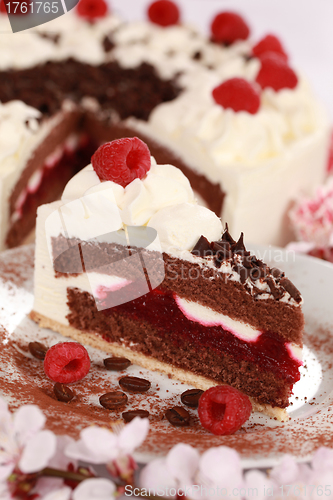 Image of Cream tart with raspberries
