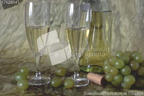 Image of WIne and grapes