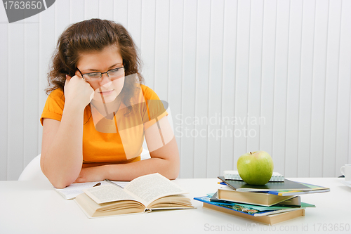 Image of tired girl student