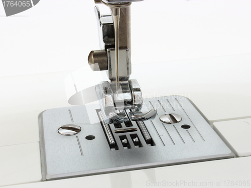 Image of The sewing-machine 