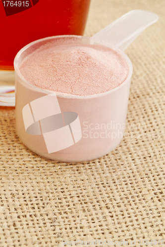 Image of pomegranate powder and juice