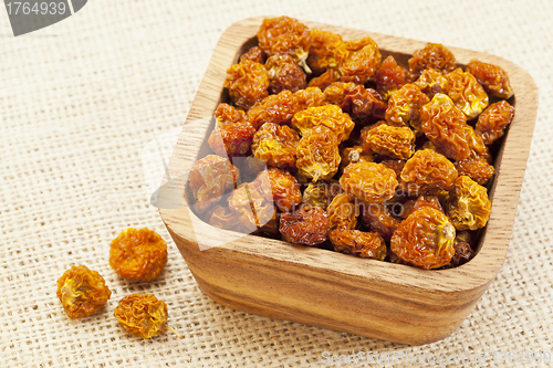 Image of bowl of dried organic goldenberry