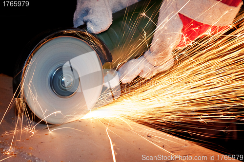 Image of Sawing metal