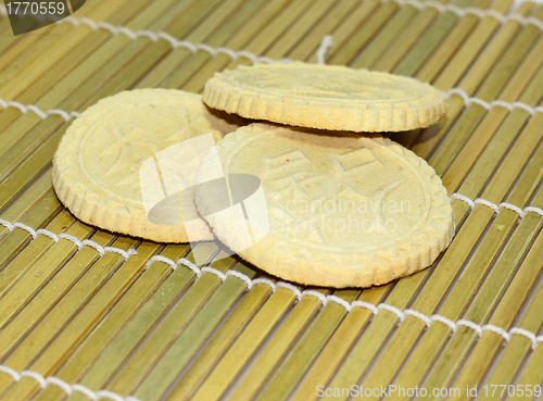 Image of Rice biscuits on bamboo plate