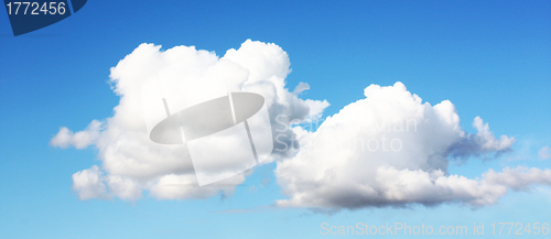 Image of white clouds on blue sky 