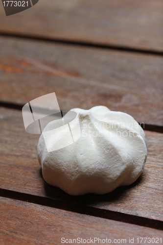 Image of mini meringue