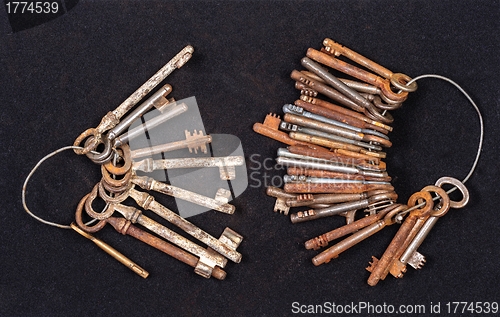 Image of A large group of rusty keys