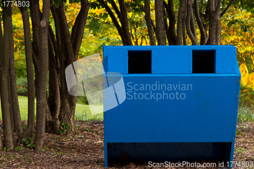 Image of Recycling bin in the park