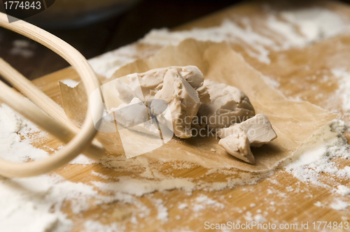 Image of Baker's yeast on wooden board