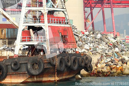 Image of container ship