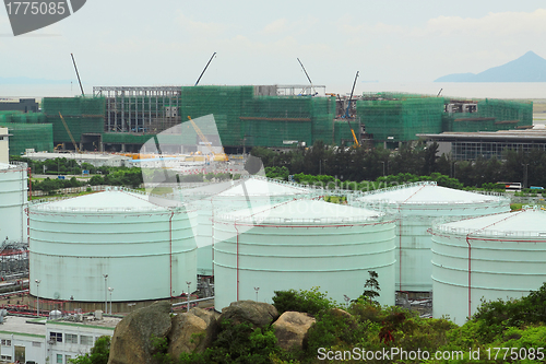 Image of oil tank at day