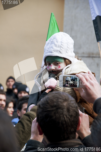 Image of Syrians Protesting