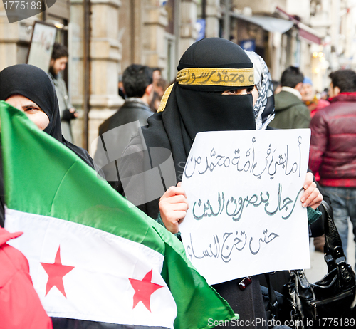 Image of Syrians Protesting