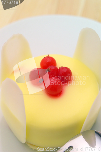 Image of fresh currant  berry fruit cake