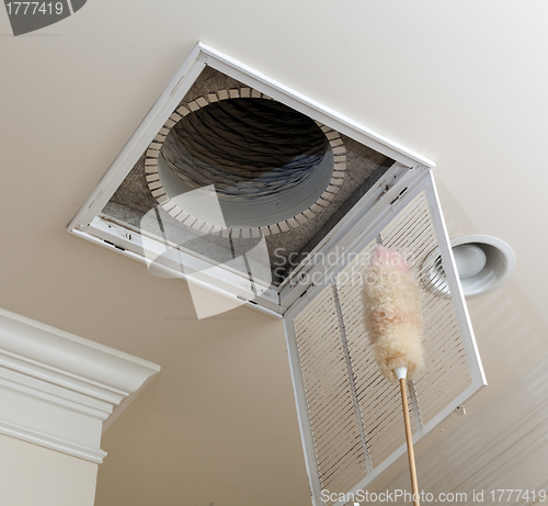 Image of Dusting vent for air conditioning filter in ceiling