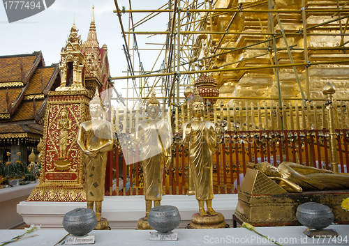 Image of gold buddha statues