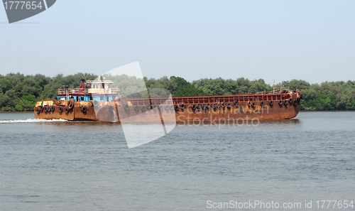 Image of rusty boat