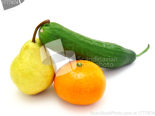 Image of cucumber with a tangerine and a pear