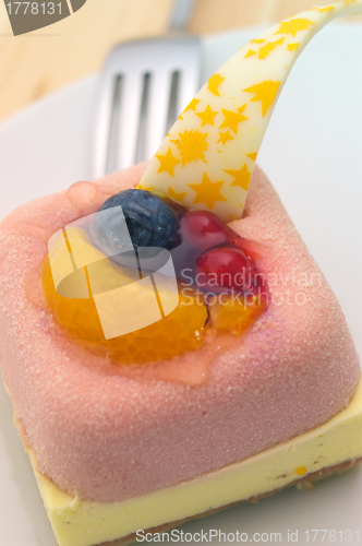 Image of fresh berry fruit cake