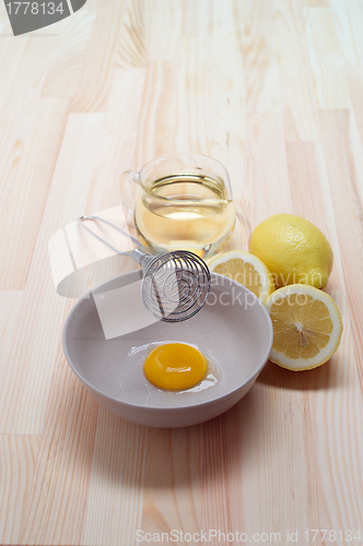 Image of making fresh mayonnaise sauce