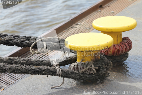 Image of harbor ropes