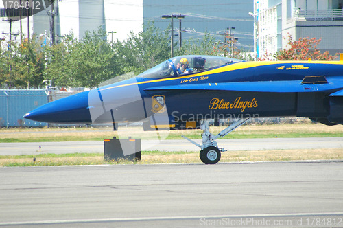 Image of Blue angels aircraft.