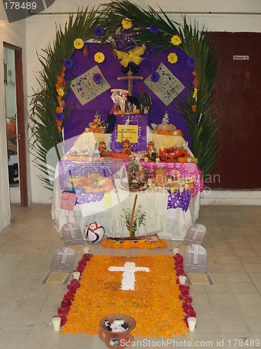 Image of Mexican Altar to the Dead