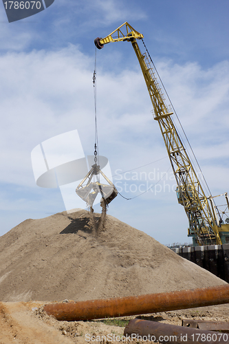 Image of Powered floating crane