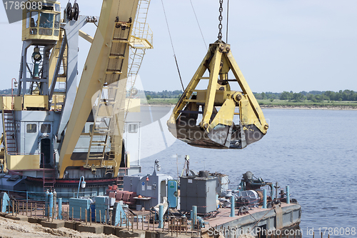 Image of Work to strengthen the coastal strip