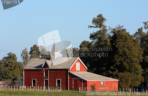 Image of red barn