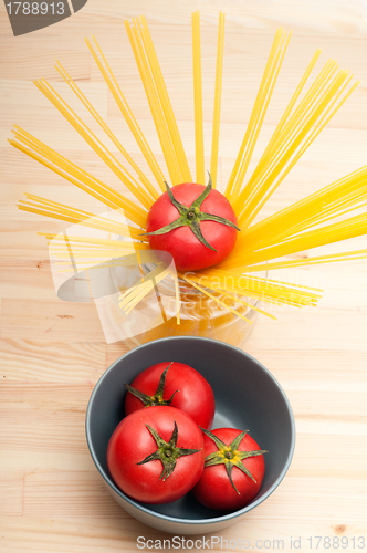 Image of fresh tomato and spaghetti pasta
