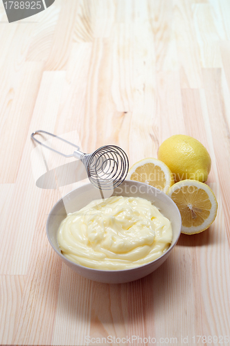 Image of making fresh mayonnaise sauce