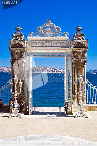 Image of Dolmabahce gate