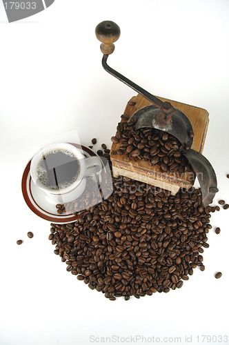 Image of Coffe beans, grinder and cup  # 02