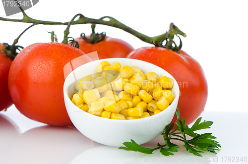 Image of Corn grains on bowl