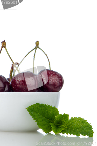 Image of Cherries in bowl