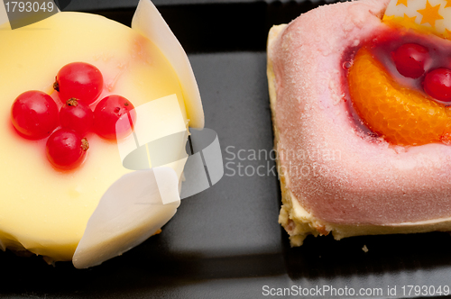 Image of fresh berry fruit cake