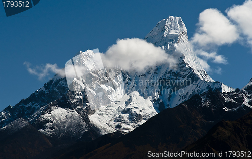 Image of Ama Dablam peak in Himalayas