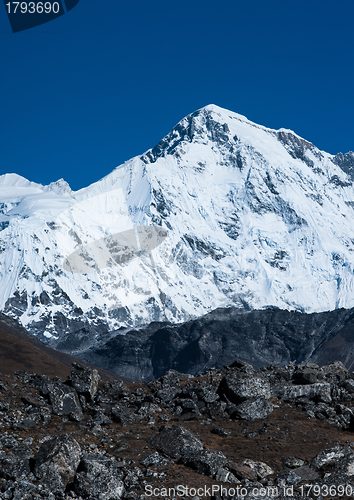 Image of Cho oyu peak: one of the highest summits in Himalayas