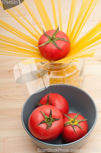 Image of fresh tomato and spaghetti pasta